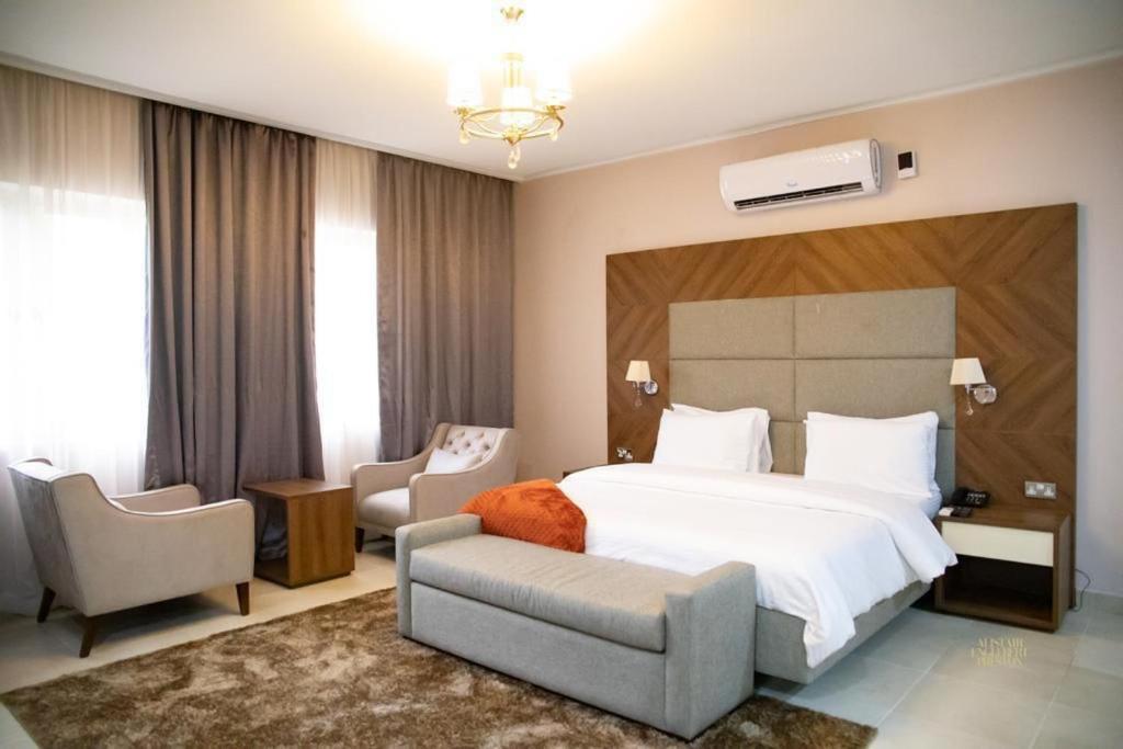 Metro Apartments Лагос Екстериор снимка